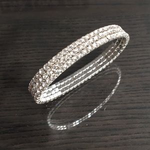 Flexible diamond studded bracelet
